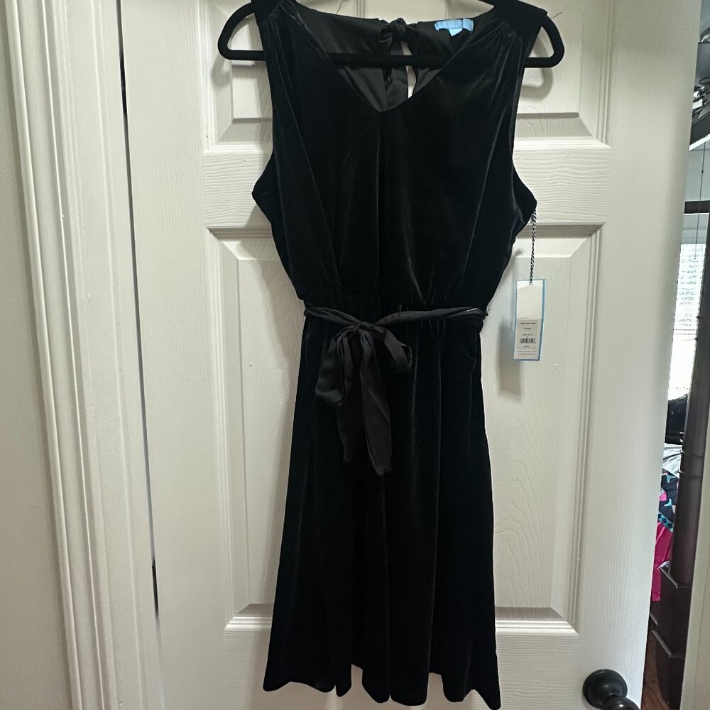 NWT Draper James RSVP Size M Black Velvet Sleeveless Cocktail Dress